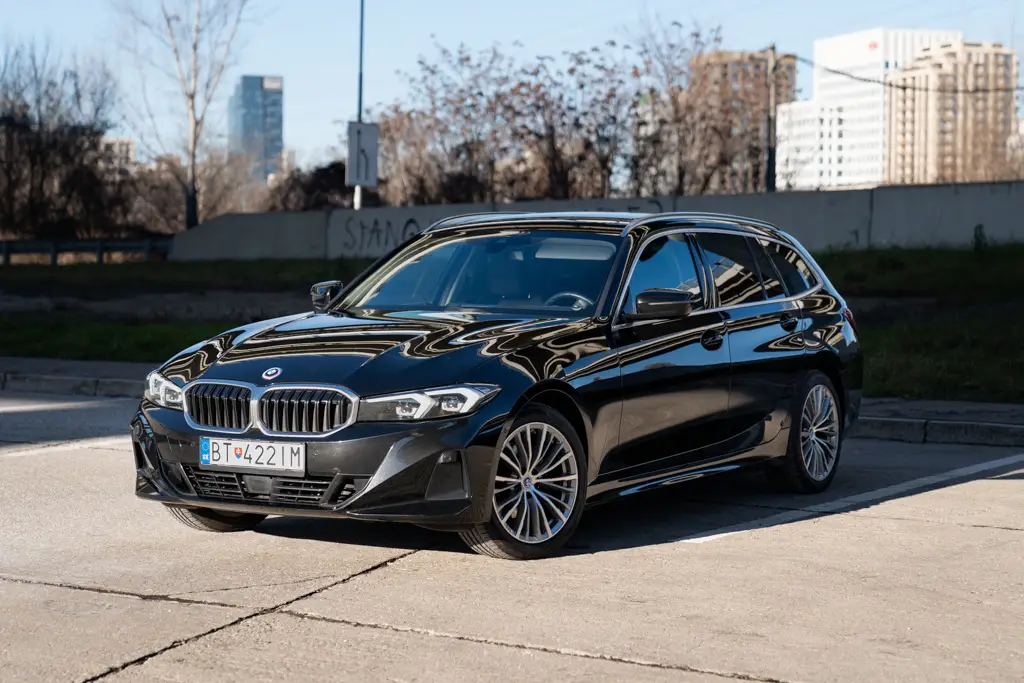 BMW Rad 3 Touring 320d mHEV xDrive AT 140kW/190HP